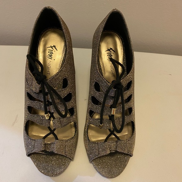 High heel peep toe shoes - Picture 2 of 5